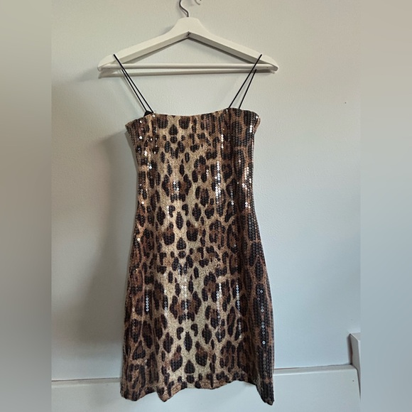 Sequence Leopard Print Bodycon Dress - Picture 2 of 4
